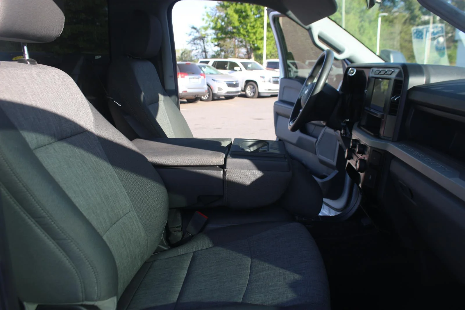 Used 2023 Oxford White Ford XL image 37