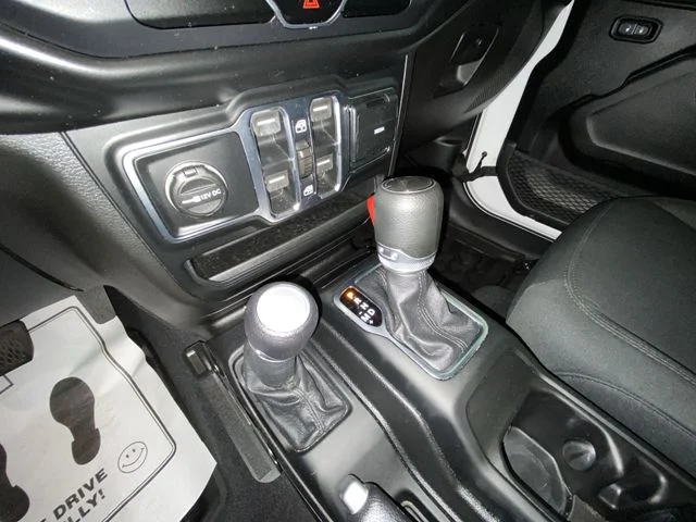 Used 2020 White Jeep Unlimited Sport S image 19
