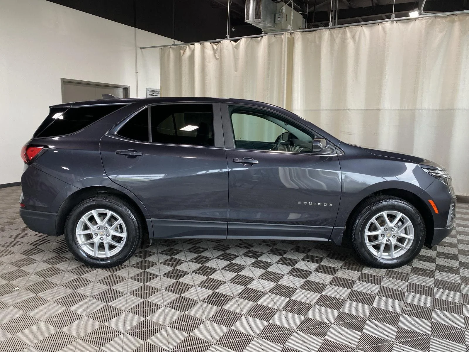 Used 2023 Iron Gray Metallic Chevrolet LT image 7