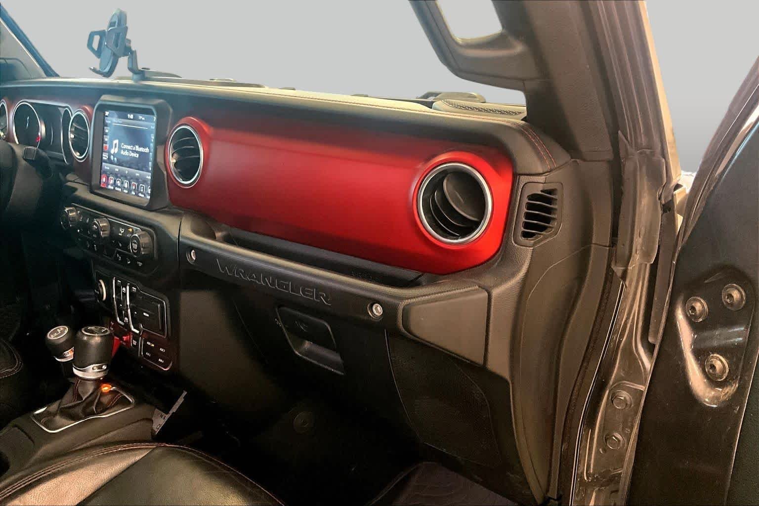 Used 2019 Granite Crystal Metallic Clearcoat Jeep Rubicon image 17