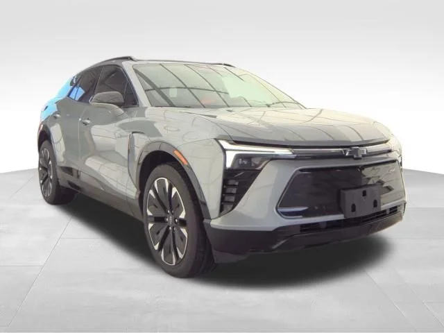Used 2024 Gray Chevrolet RS image 5
