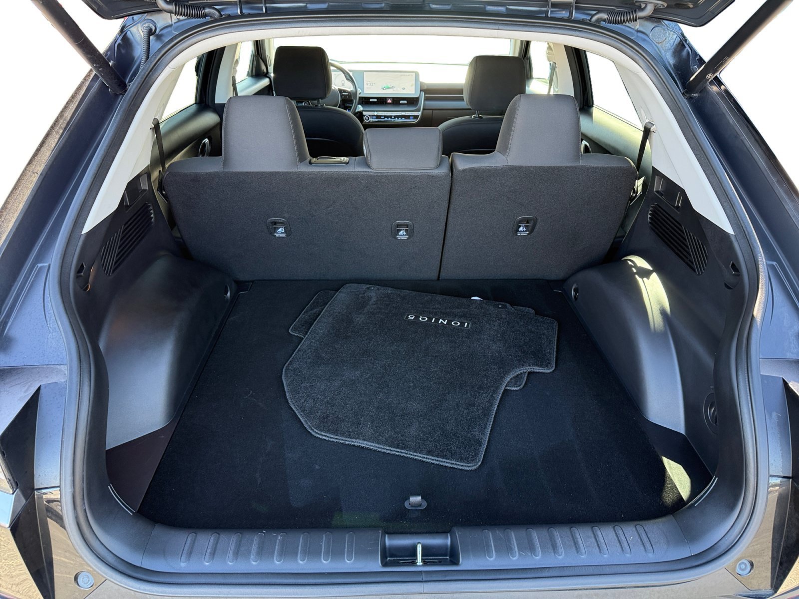 Used 2024 Abyss Black Hyundai SEL image 17
