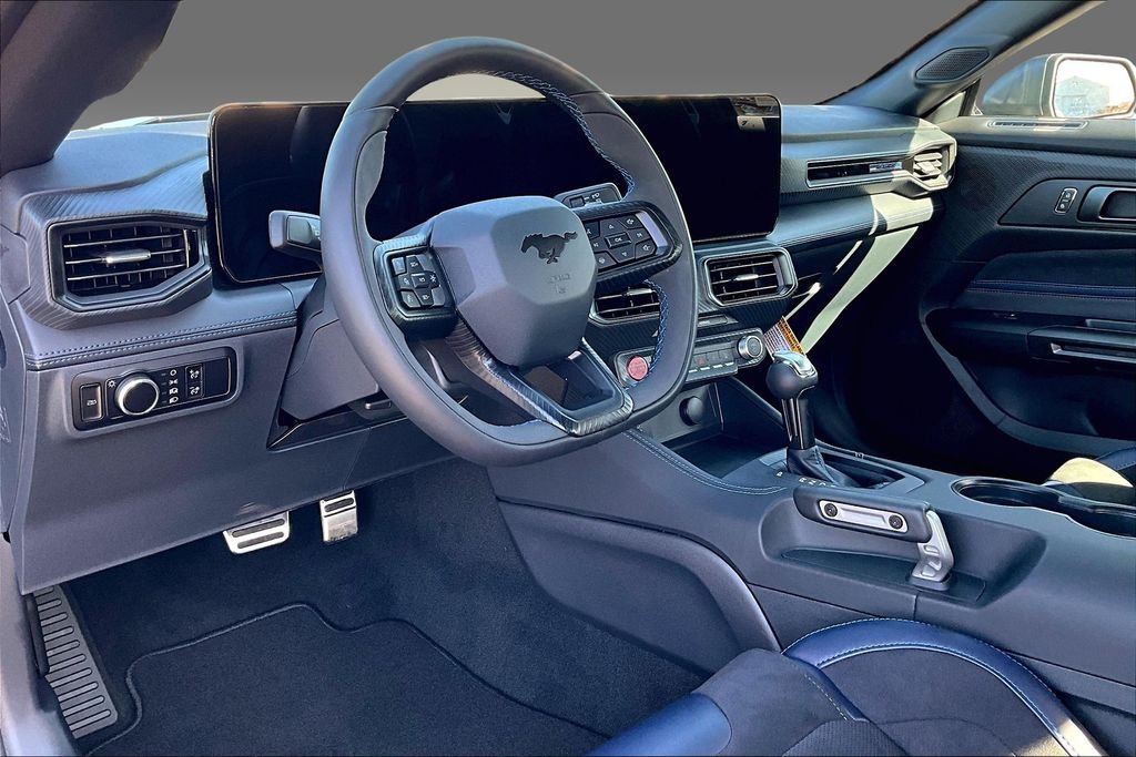 2025 Ford Mustang Dark Horse - Photo 3