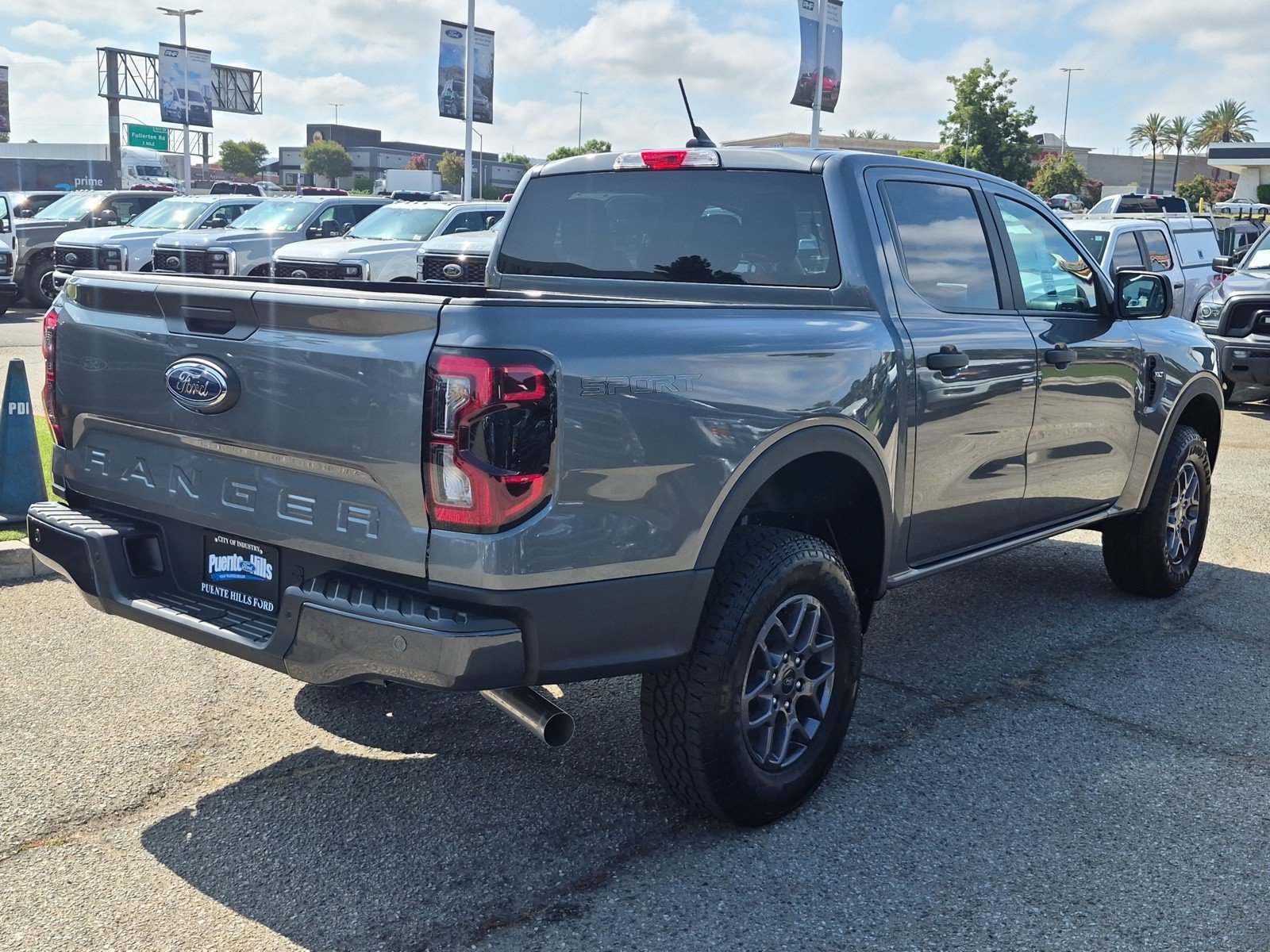 New 2026 Carbonized Gray Metallic Ford XLT image 8
