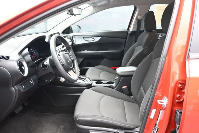 Used 2023 Red Kia LXS image 7