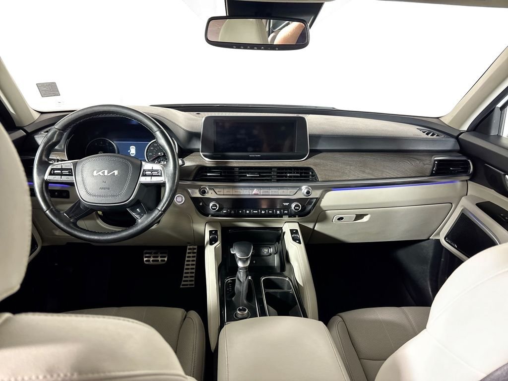 Used 2022 White Kia SX image 12