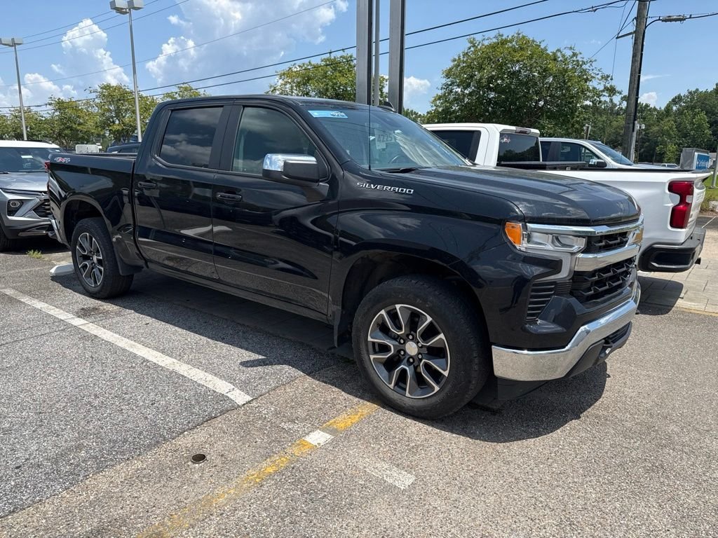 Used 2023 Black Chevrolet LT image 5