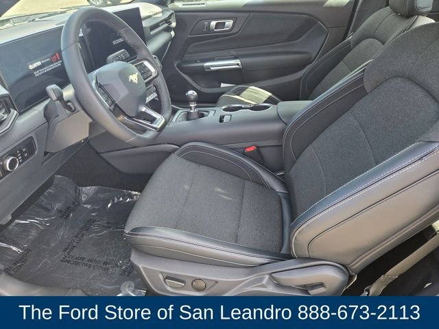 2025 Ford Mustang GT Fastback - Photo 17