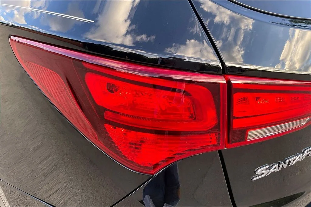Used 2017 Black Hyundai 2.4 Base image 30