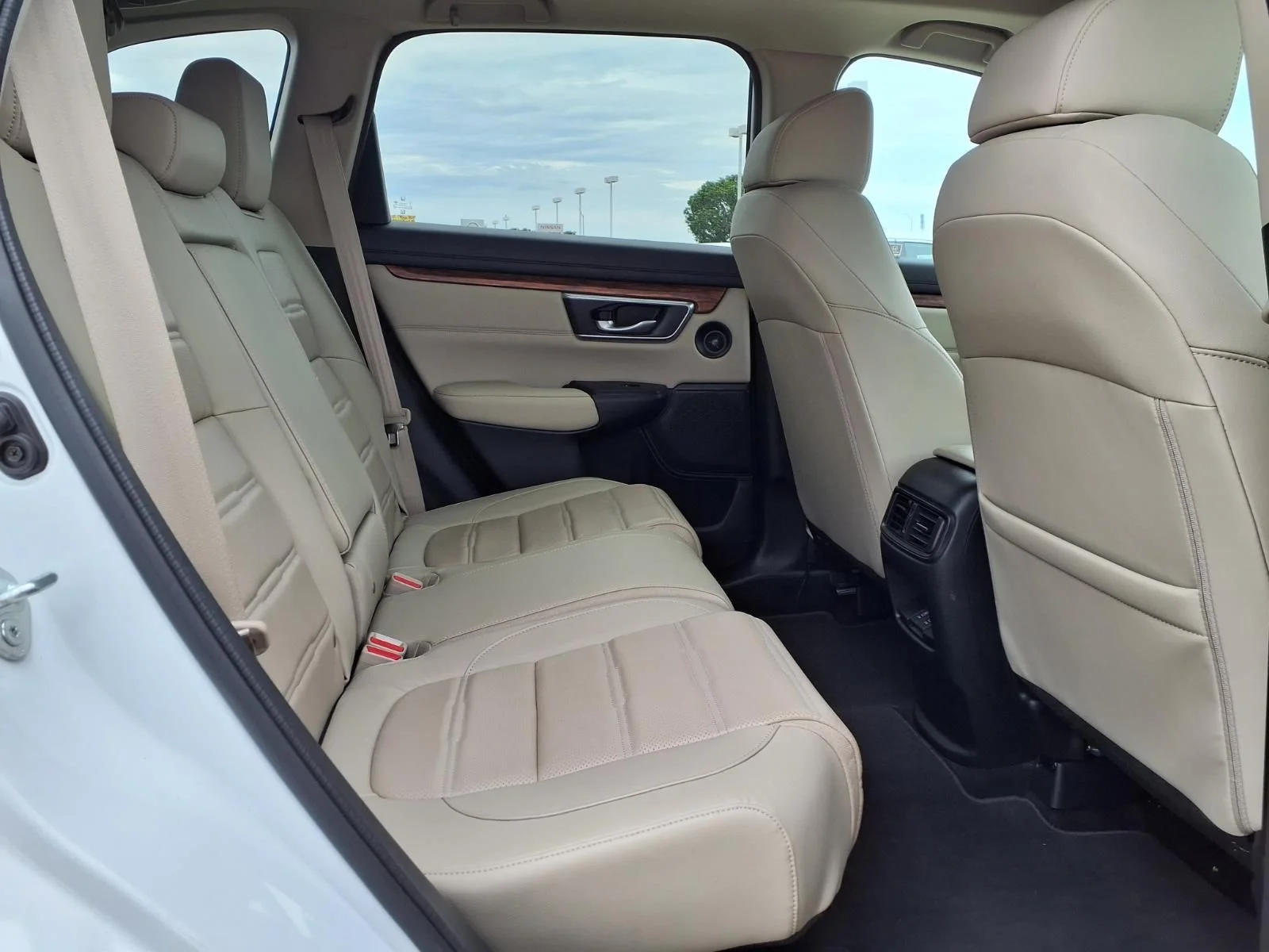 Certified Used 2022 White Honda EX-L image 15