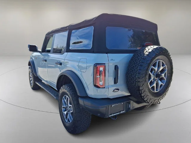 Used 2022 Green Ford Badlands image 4