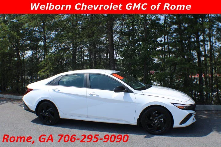 Used 2026 White Hyundai SEL Sport image 1