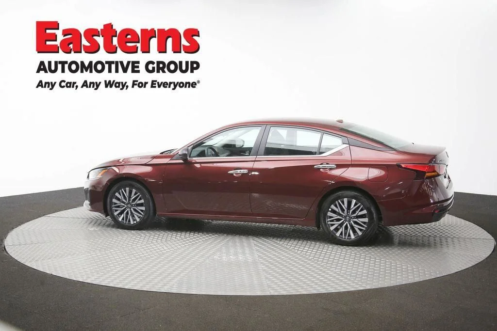 Used 2025 Red Nissan 2.5 SV image 62