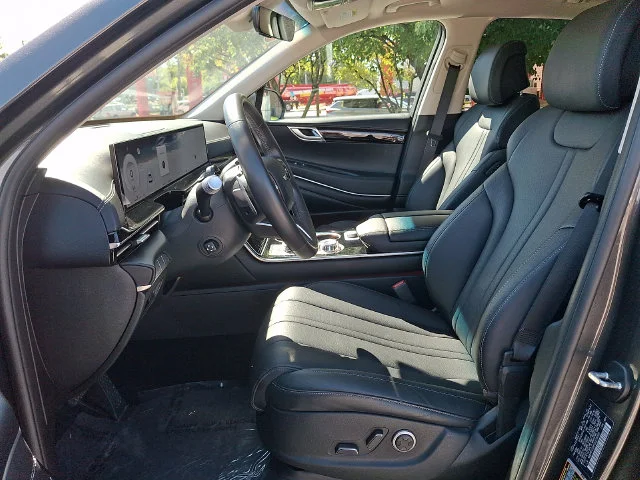 Used 2025 Gray Genesis 2.5T image 13