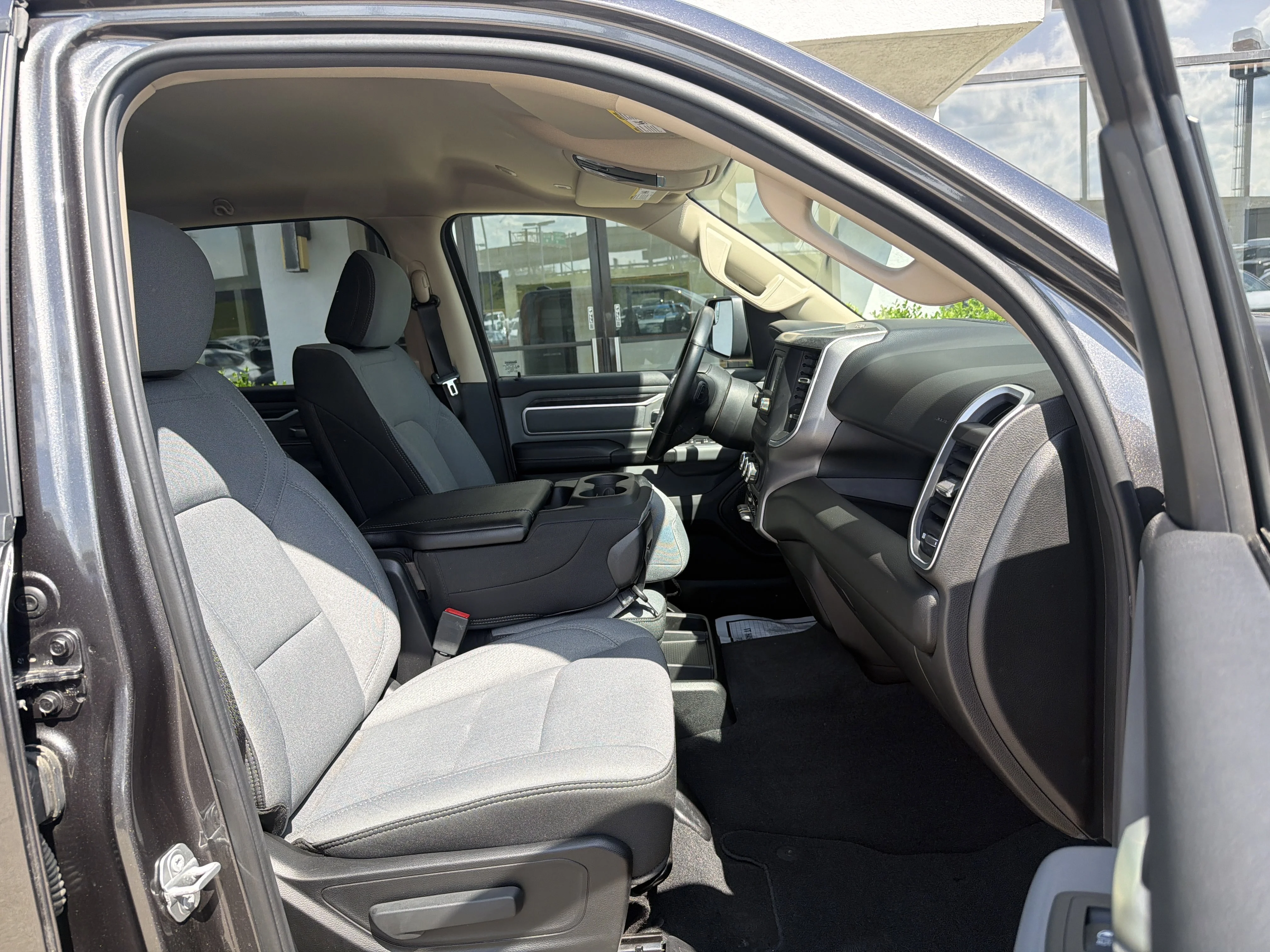 Used 2019 Granite Crystal Metallic Clearcoat Ram Big Horn/Lone Star image 23