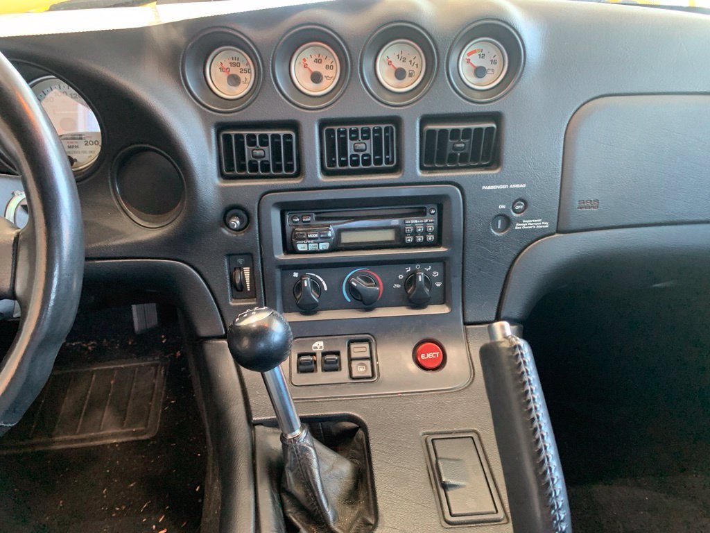 Used 2001 Yellow Dodge RT/10 image 17