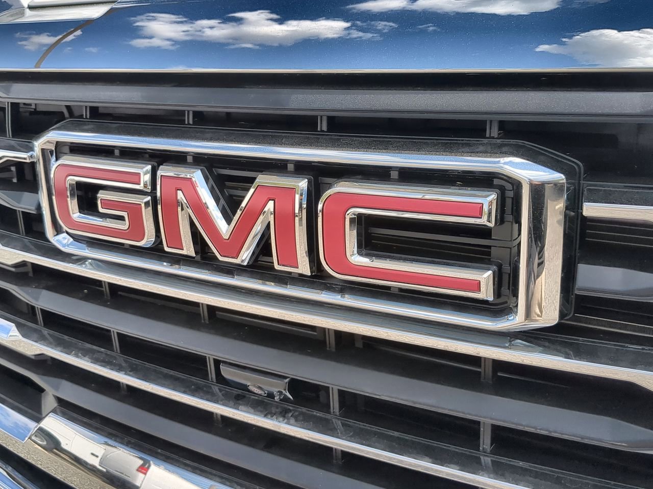 New 2026 Summit White GMC SLT image 32