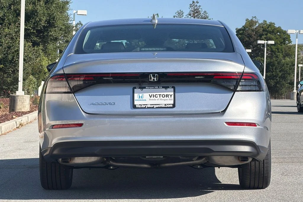 New 2026 Solar Silver Metallic Honda LX image 5