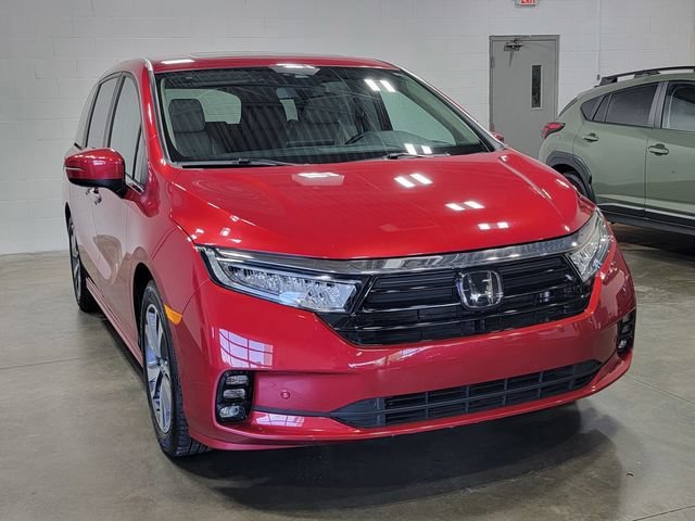 Used 2022 Red Honda Touring image 4