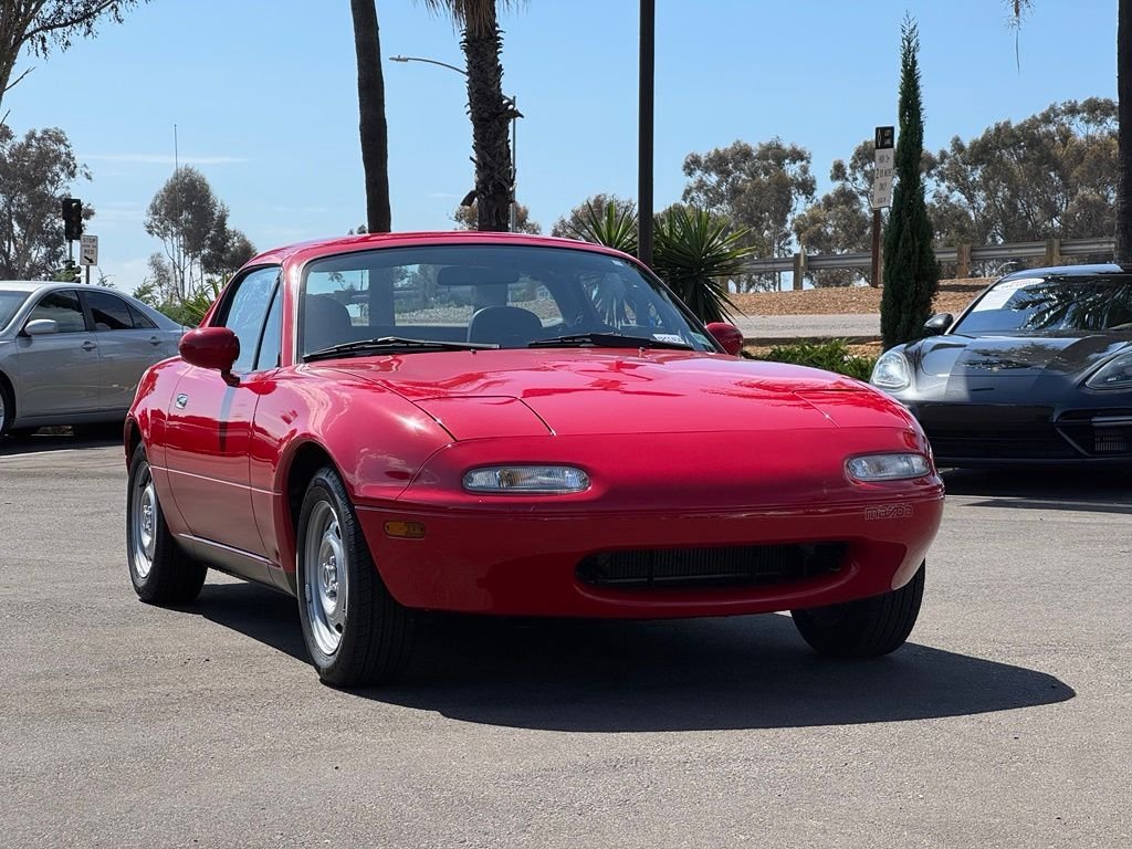 Used 1990 Classic Red Mazda Base image 3