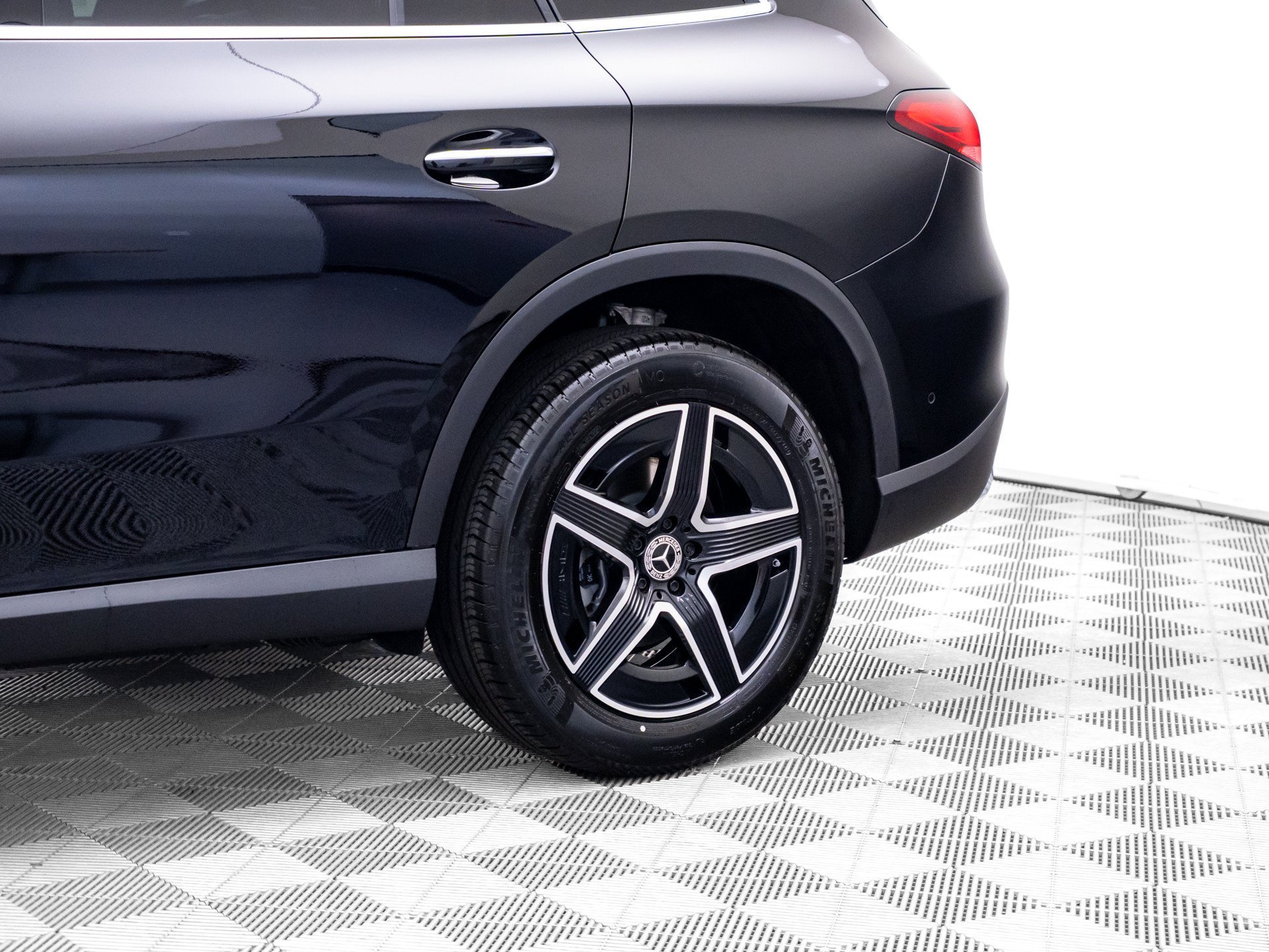 New 2026 Black Mercedes-Benz GLC 300 image 73