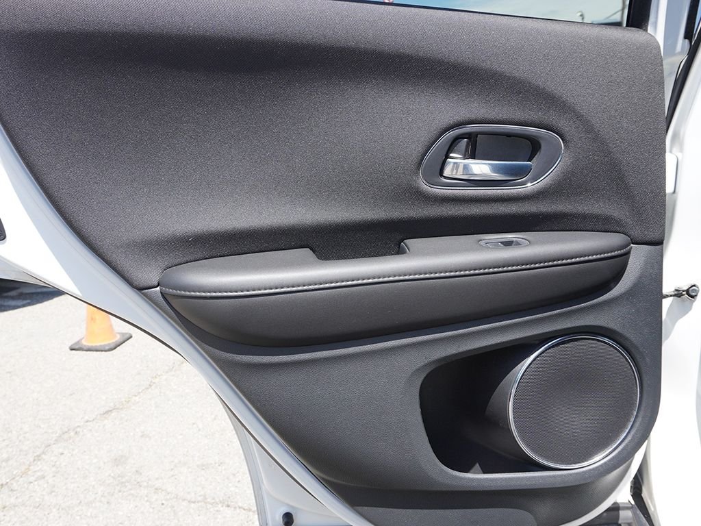 Used 2021 White Honda EX image 24