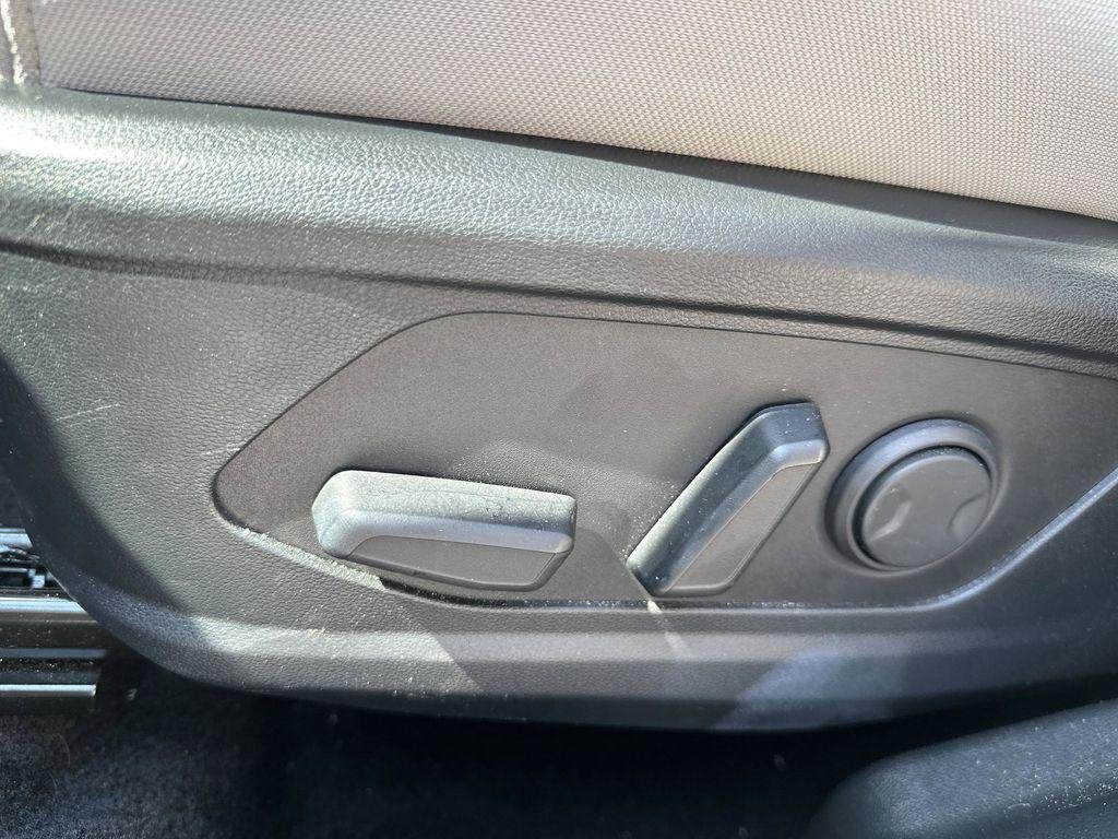New 2026 Ecotronic Gray Hyundai SEL FWD image 10