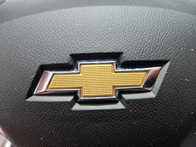 Used 2023 White Chevrolet LT image 33