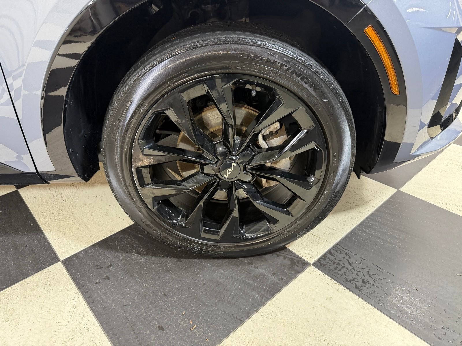 Used 2023 Silver Kia SX image 28