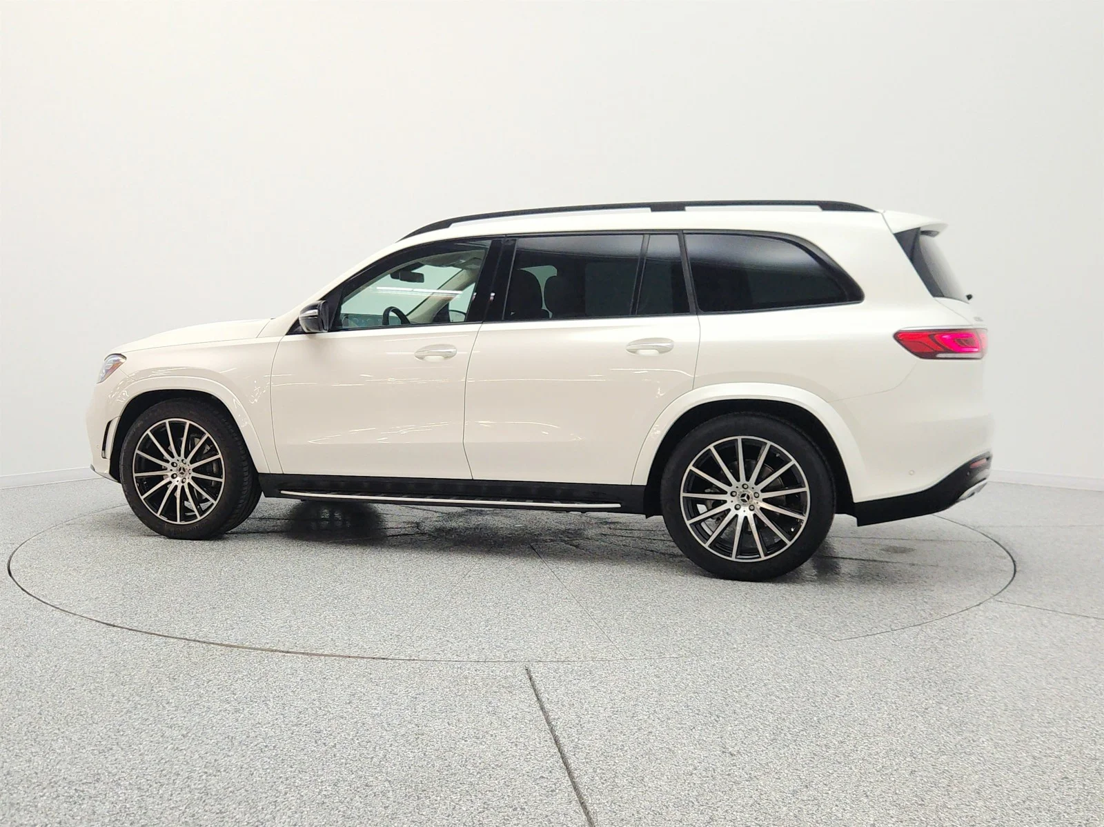 Certified Used 2022 MANUFAKTUR Diamond White Bright Mercedes-Benz GLS 450 4MATIC® SUV image 8