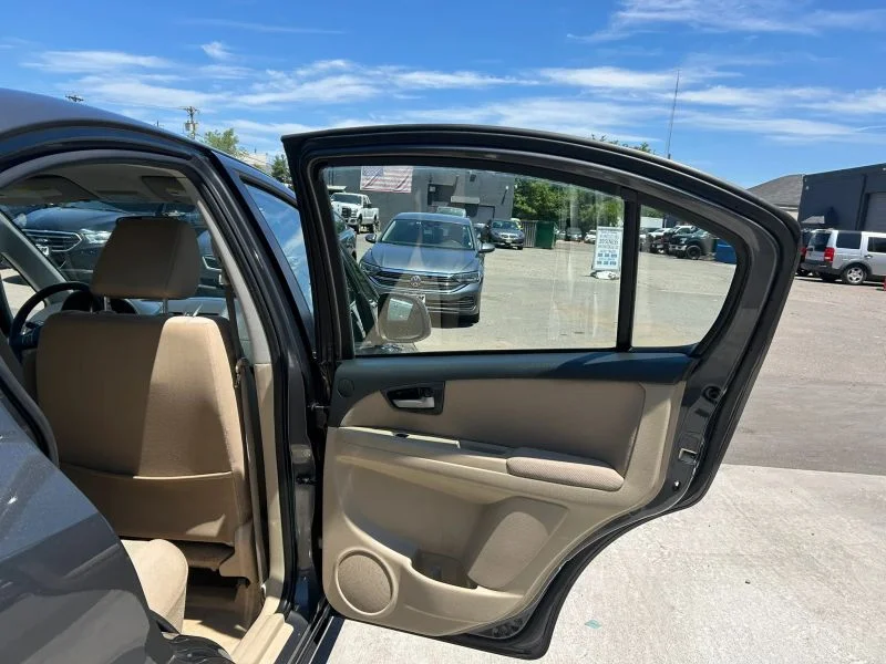 Used 2012 Gray Suzuki LE Sedan 4D image 22