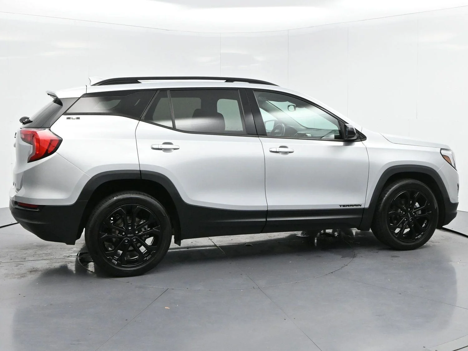 Used 2021 Quicksilver Metallic GMC SLE image 8