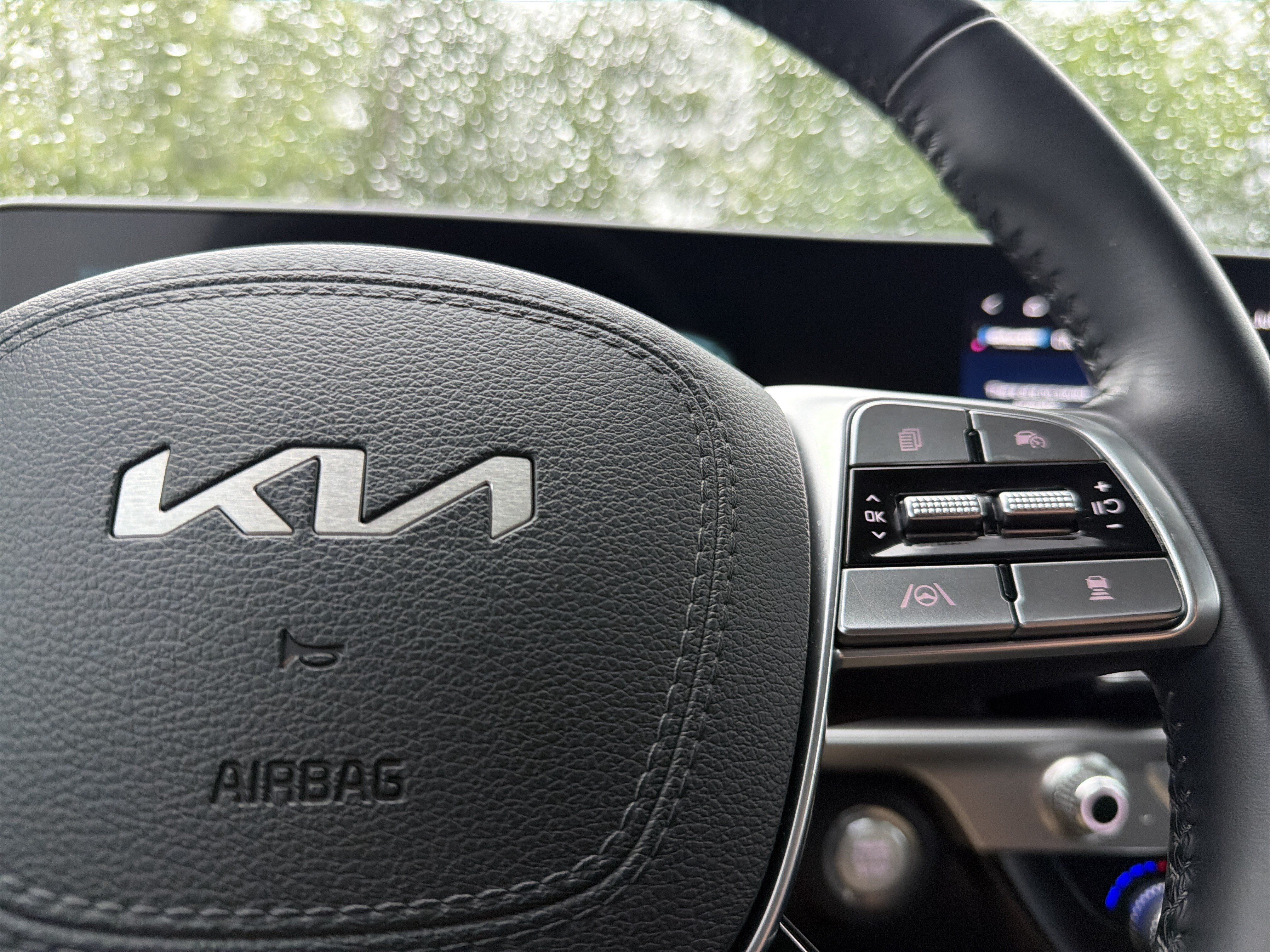 Used 2024 Glacial White Pearl Kia LX image 11