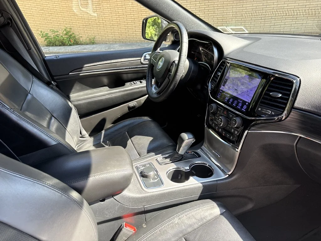 Used 2019 Blue Jeep Limited image 27