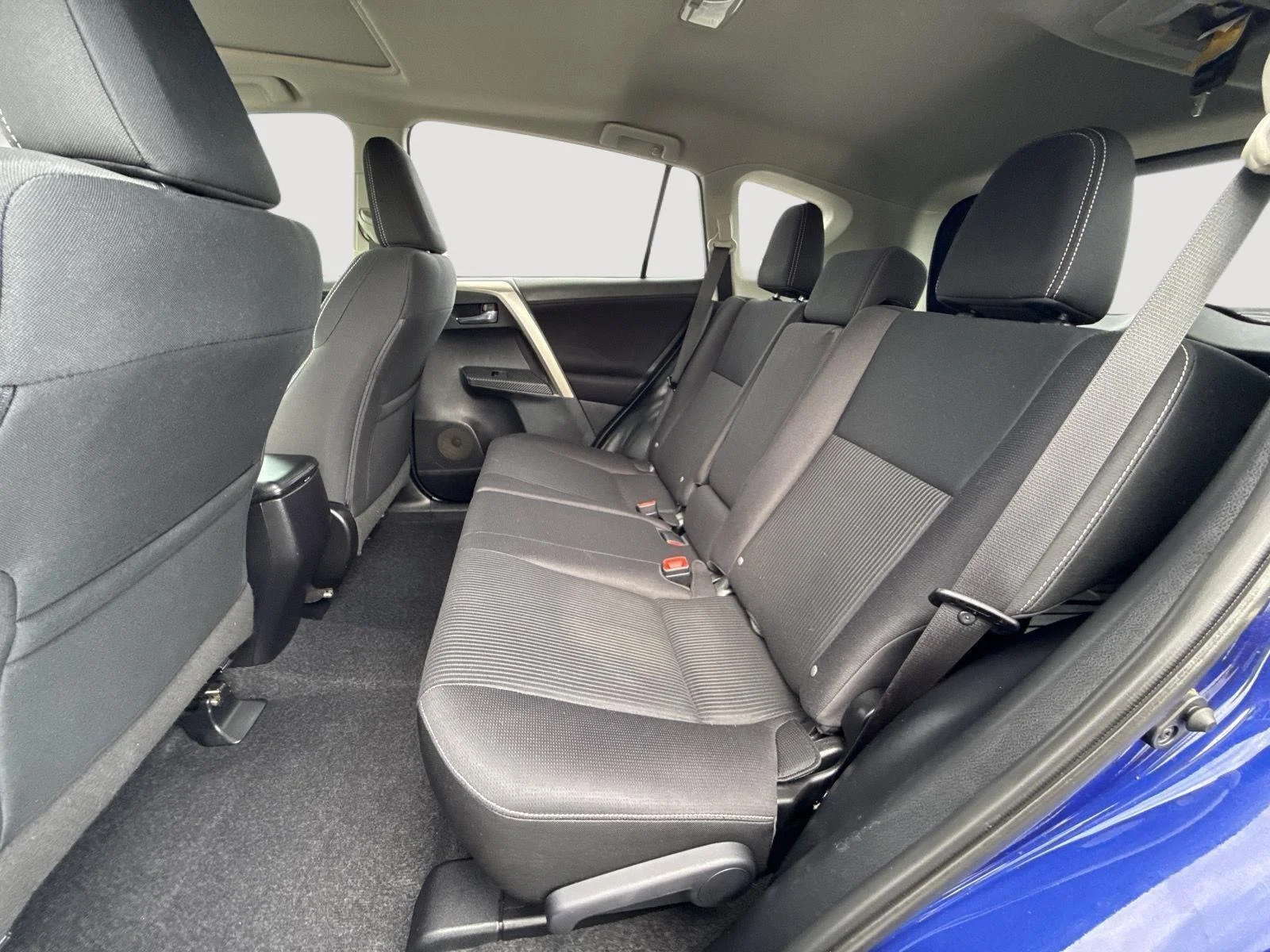 Used 2015 Blue Crush Metallic Toyota XLE image 23