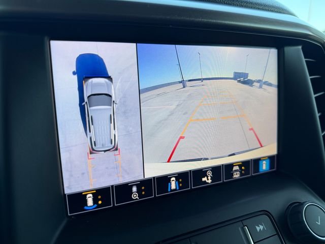 Used 2022 White GMC AT4 image 21