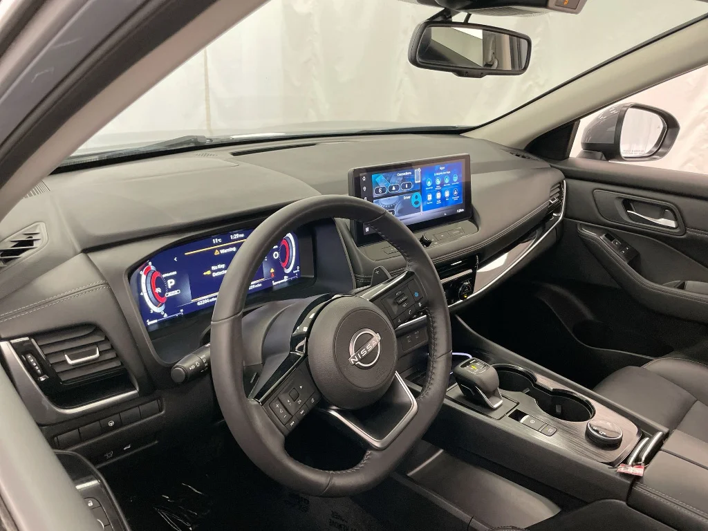 Used 2024 GRAY Nissan SL image 10