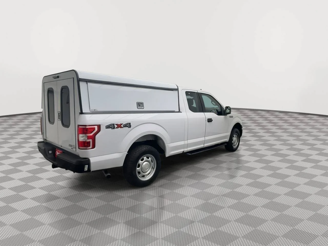 Used 2020 White Ford XL image 32