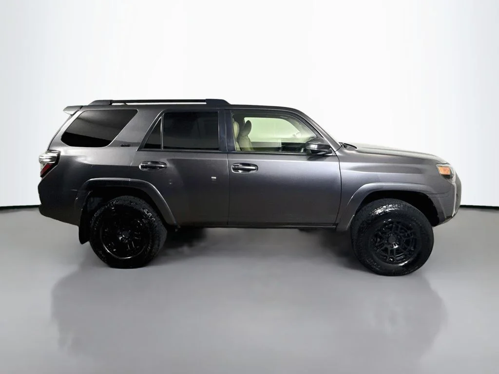 Used 2021 Magnetic Gray Metallic Toyota SR5 image 8