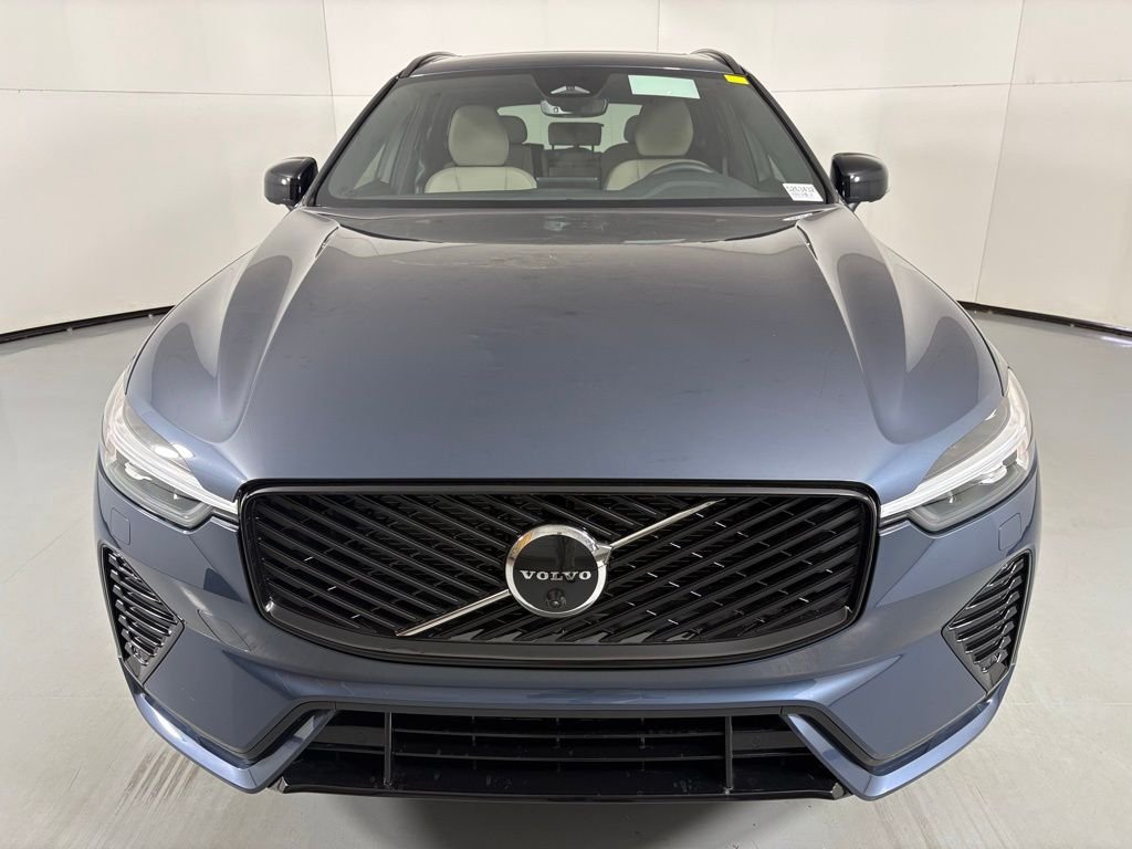 2026 Volvo XC60 Plus