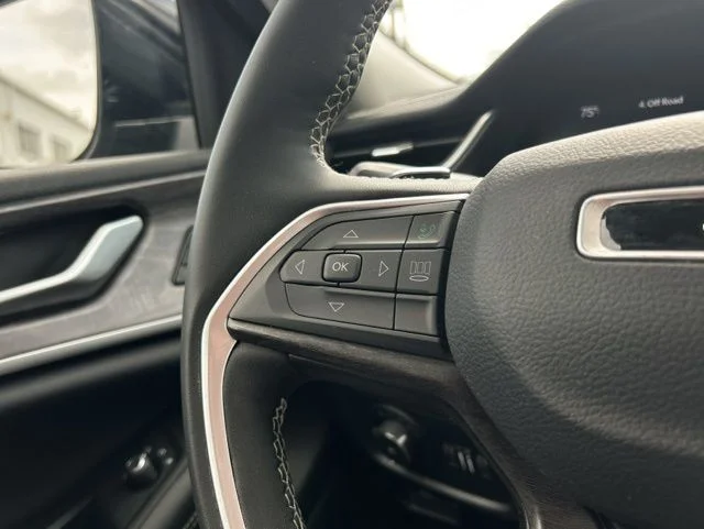 Used 2024 Gray Jeep Limited image 40