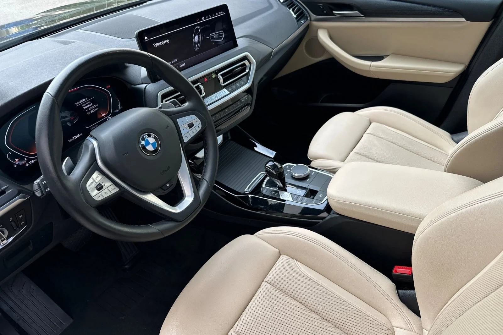 Used 2023 Black Sapphire Metallic BMW sDrive30i image 9