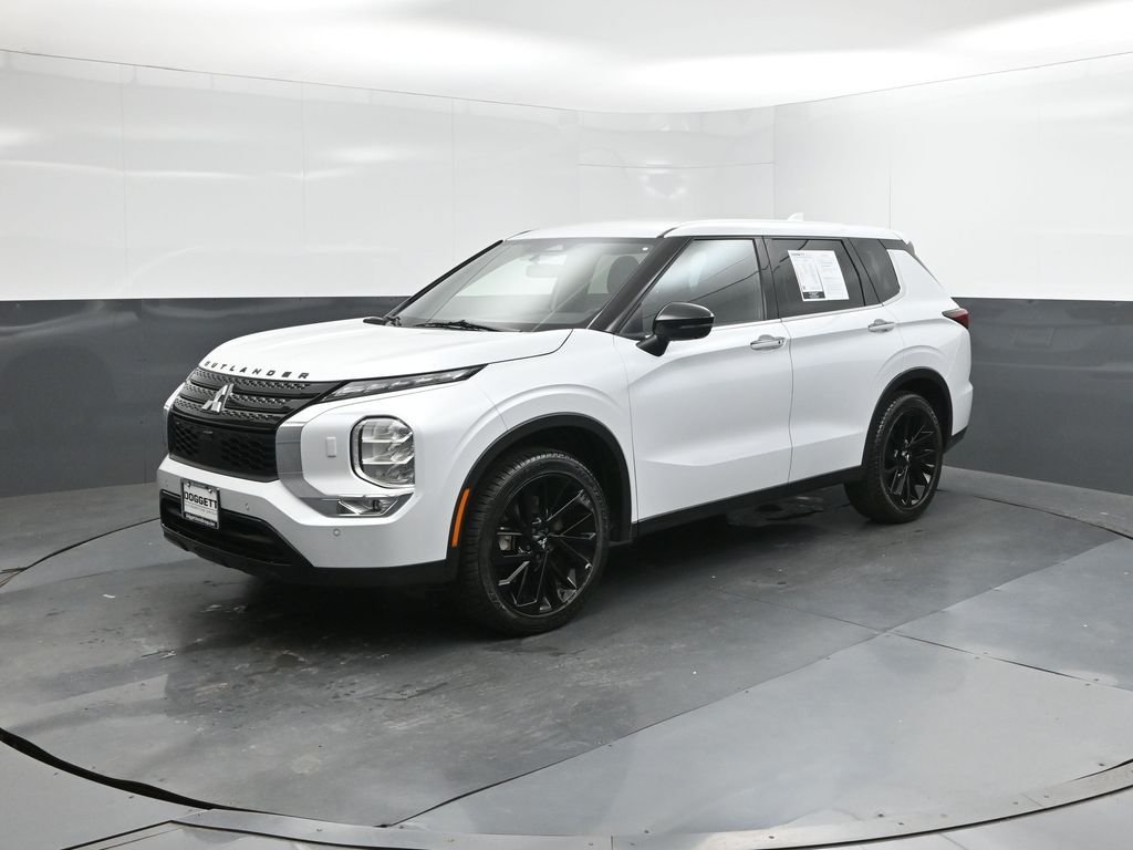 2023 Mitsubishi Outlander SE Black Edition S-AWC's photo