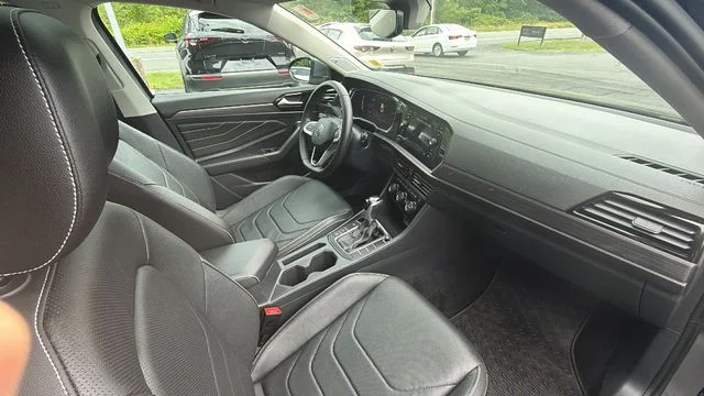 Used 2022 Gray Volkswagen 1.5T SEL image 23