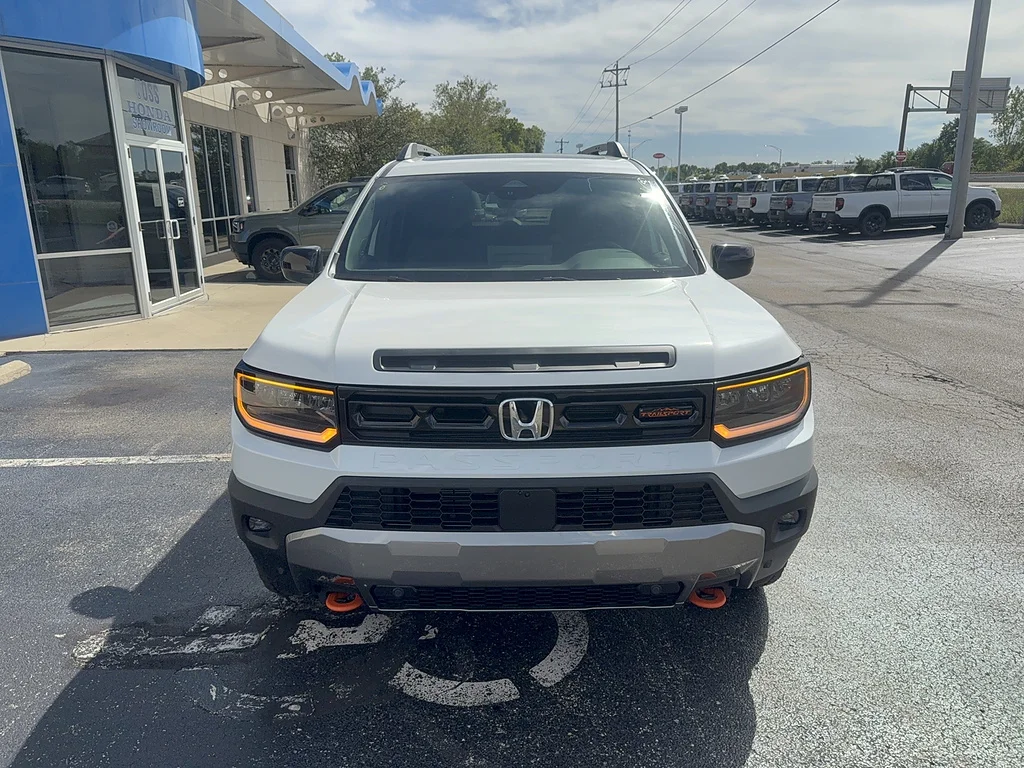 New 2026 Platinum White Pearl Honda TrailSport Elite image 2