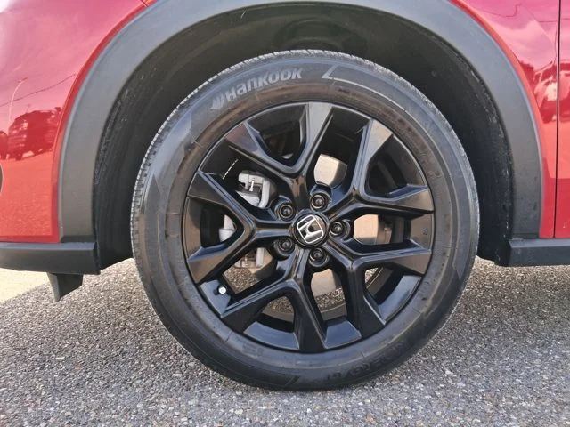 Used 2024  Honda Sport image 17