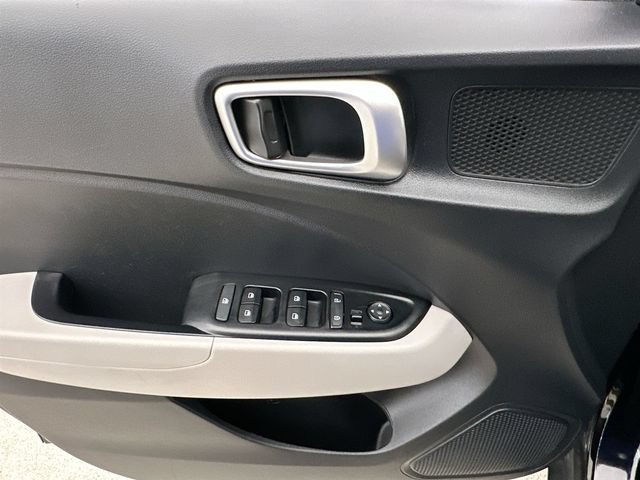 2025 Hyundai Venue SEL - Photo 20
