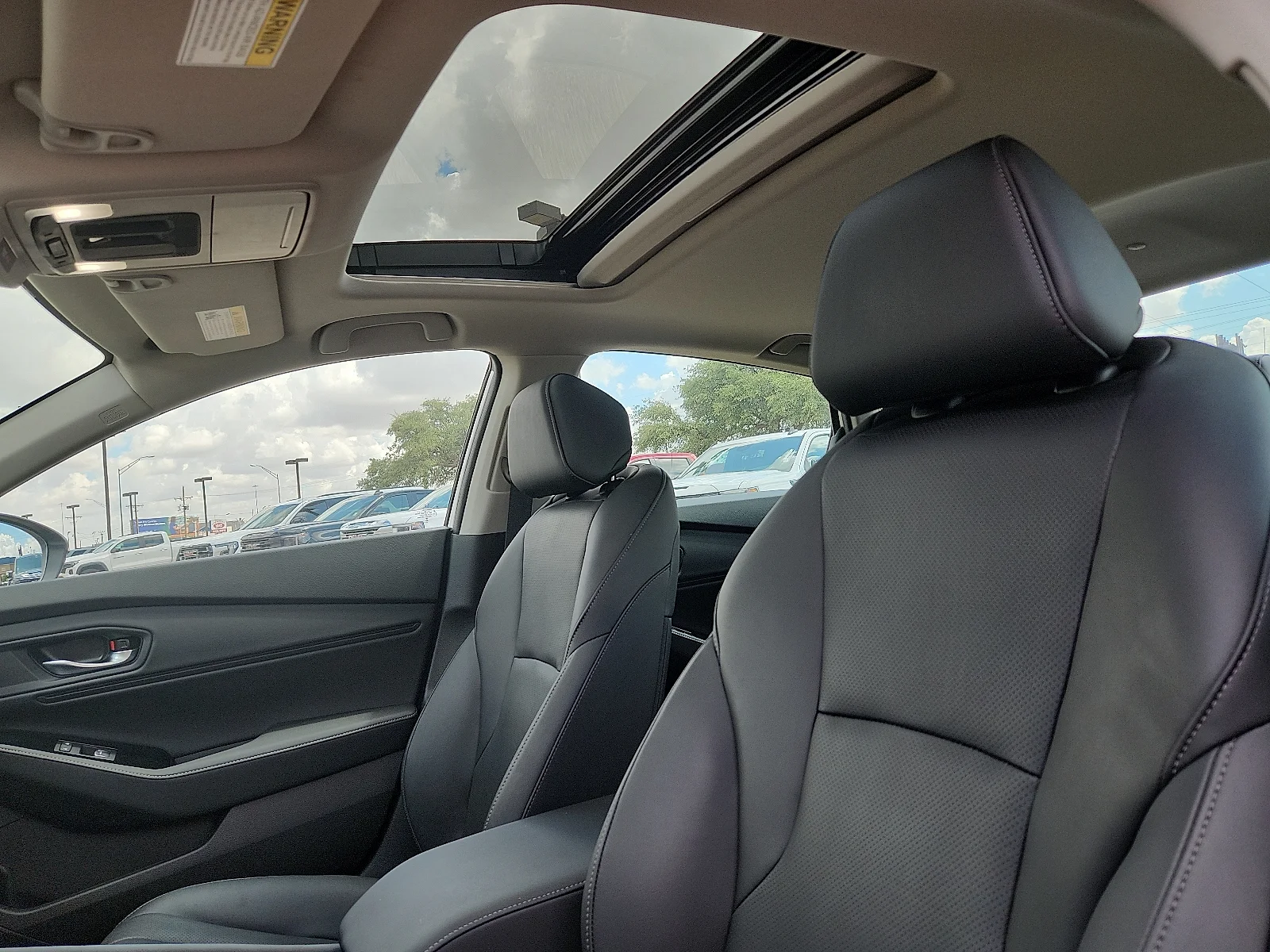 Used 2025 Solar Silver Metallic Honda Touring image 13