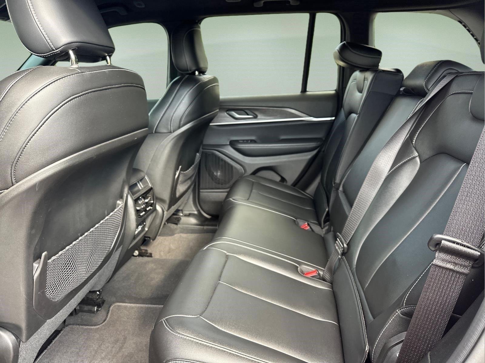 Used 2024 Velvet Red Pearlcoat Jeep Limited image 17