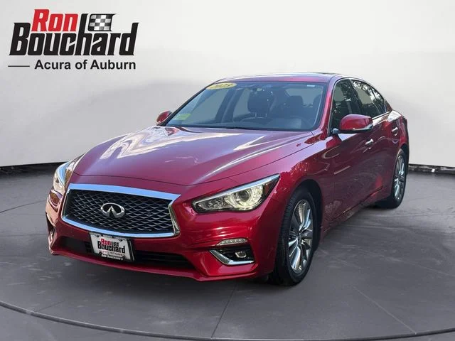 Used 2023 Red INFINITI LUXE image 5